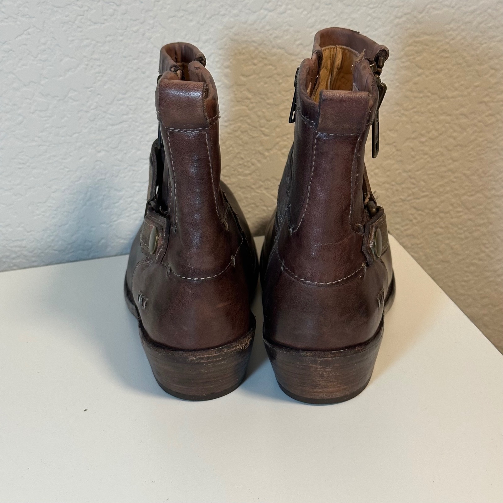 Bed Stu Cobbler Series Ankle Boots 7 Brown Leather Kilim Strap Distressed Zip Up — image 4 of 8